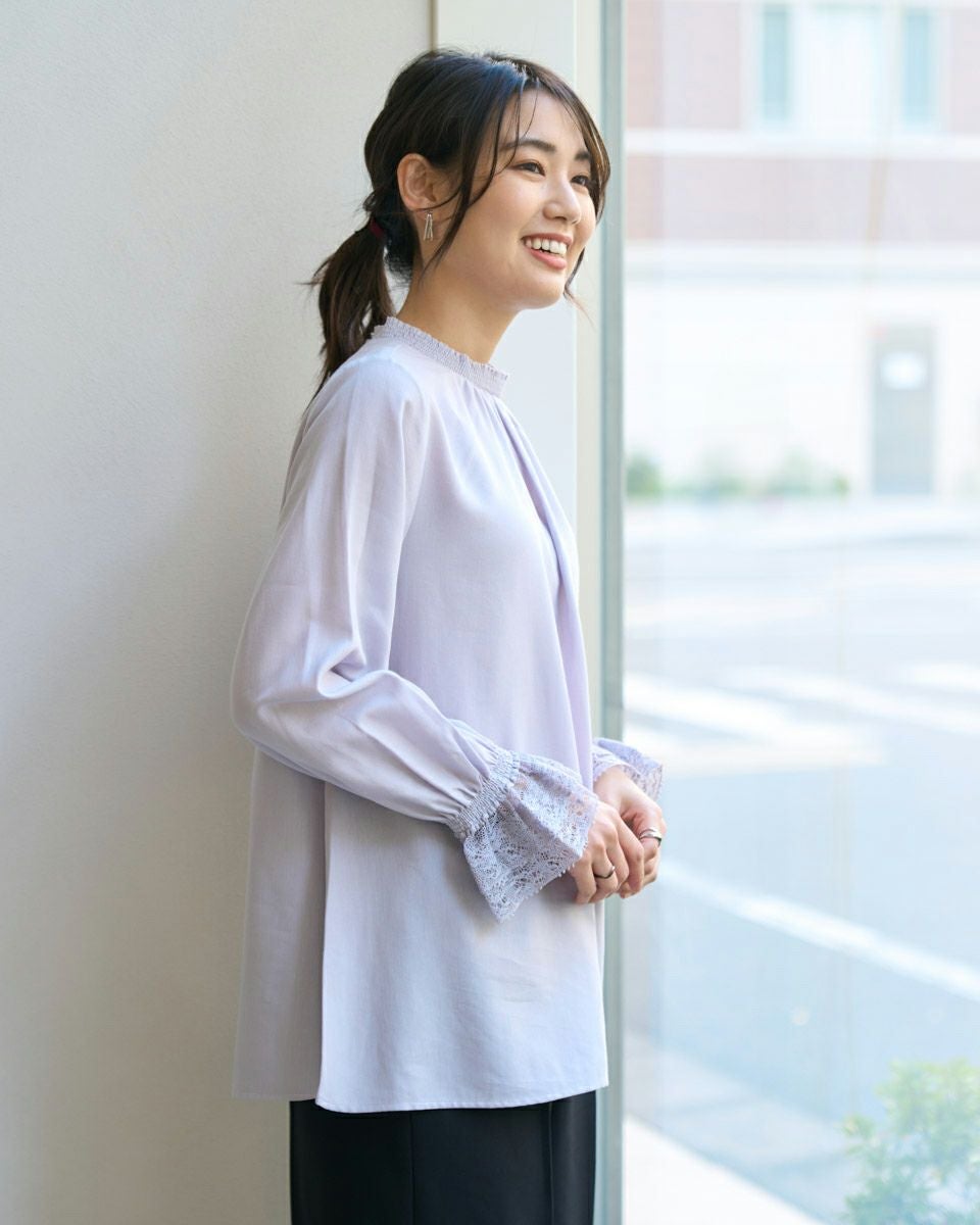 レース付きブラウス