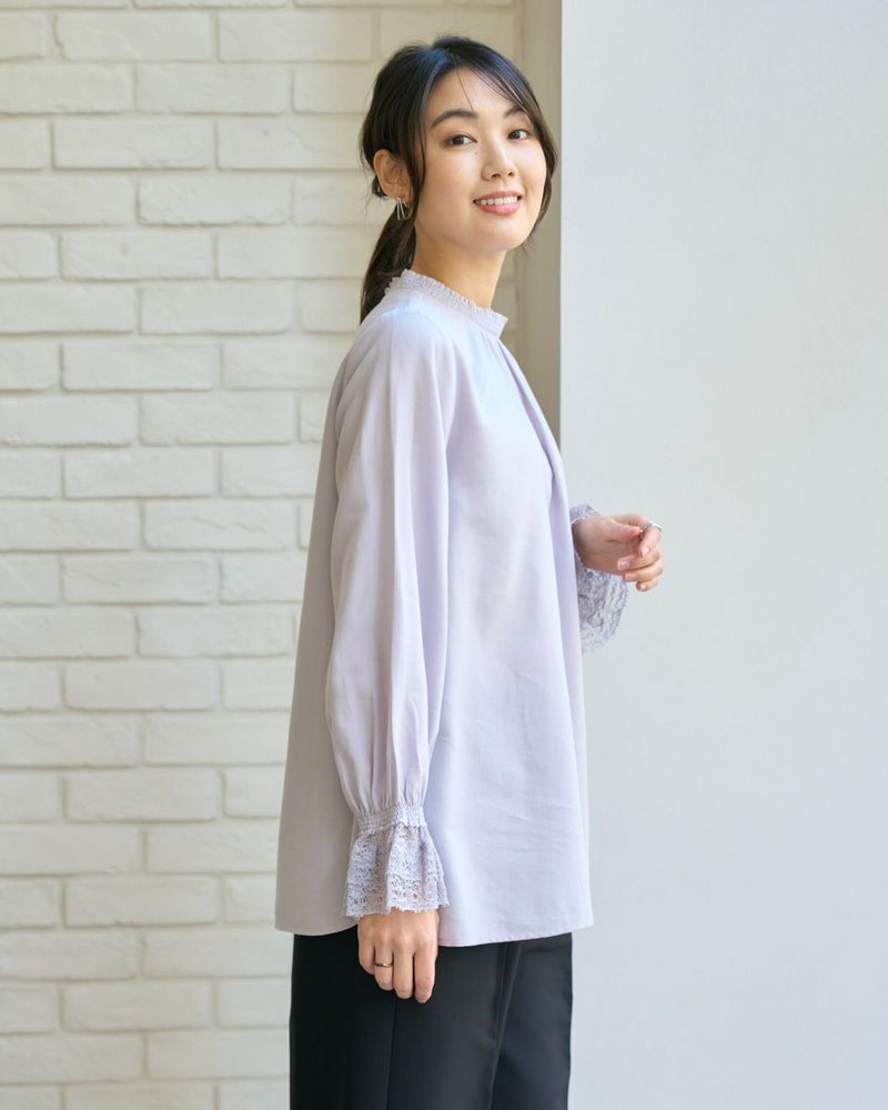 レース付きブラウス