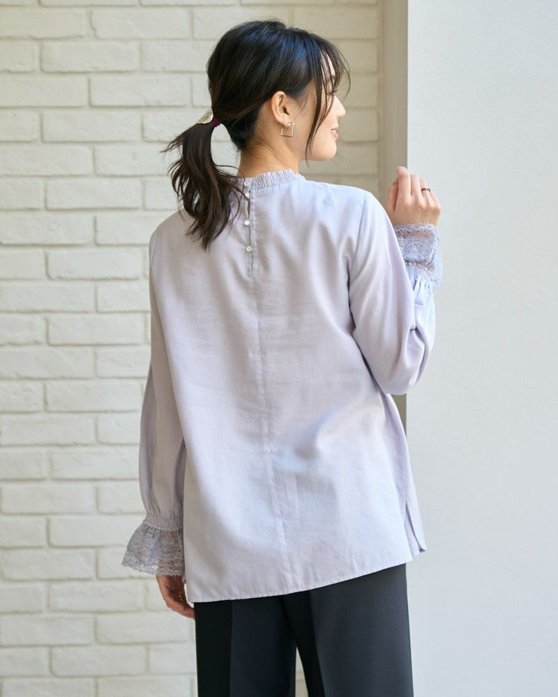 レース付きブラウス