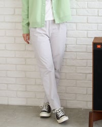 タックテーパードパンツ