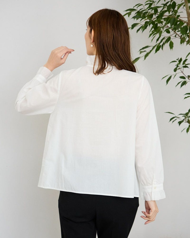 ピコ襟ブラウス