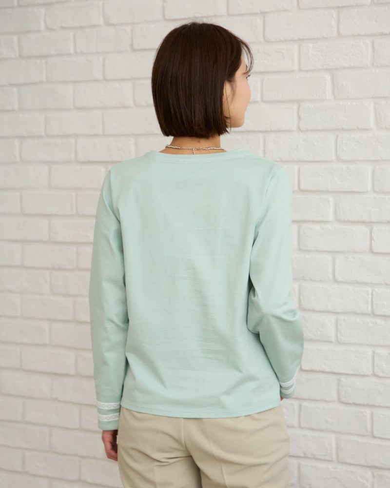 クルーネックプルオーバー