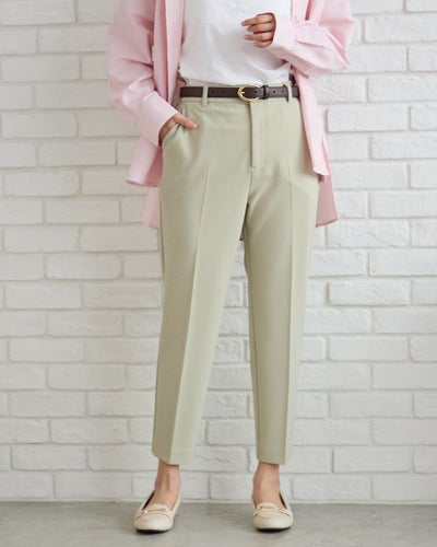 テーパードパンツ