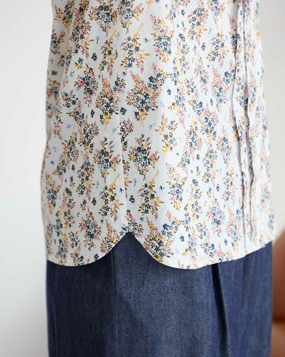 花柄プリントブラウス