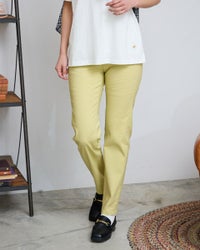 テーパードパンツ