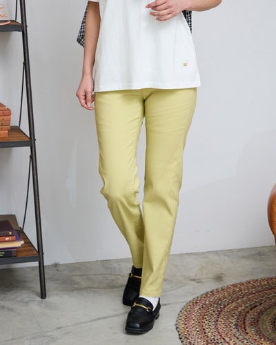 テーパードパンツ