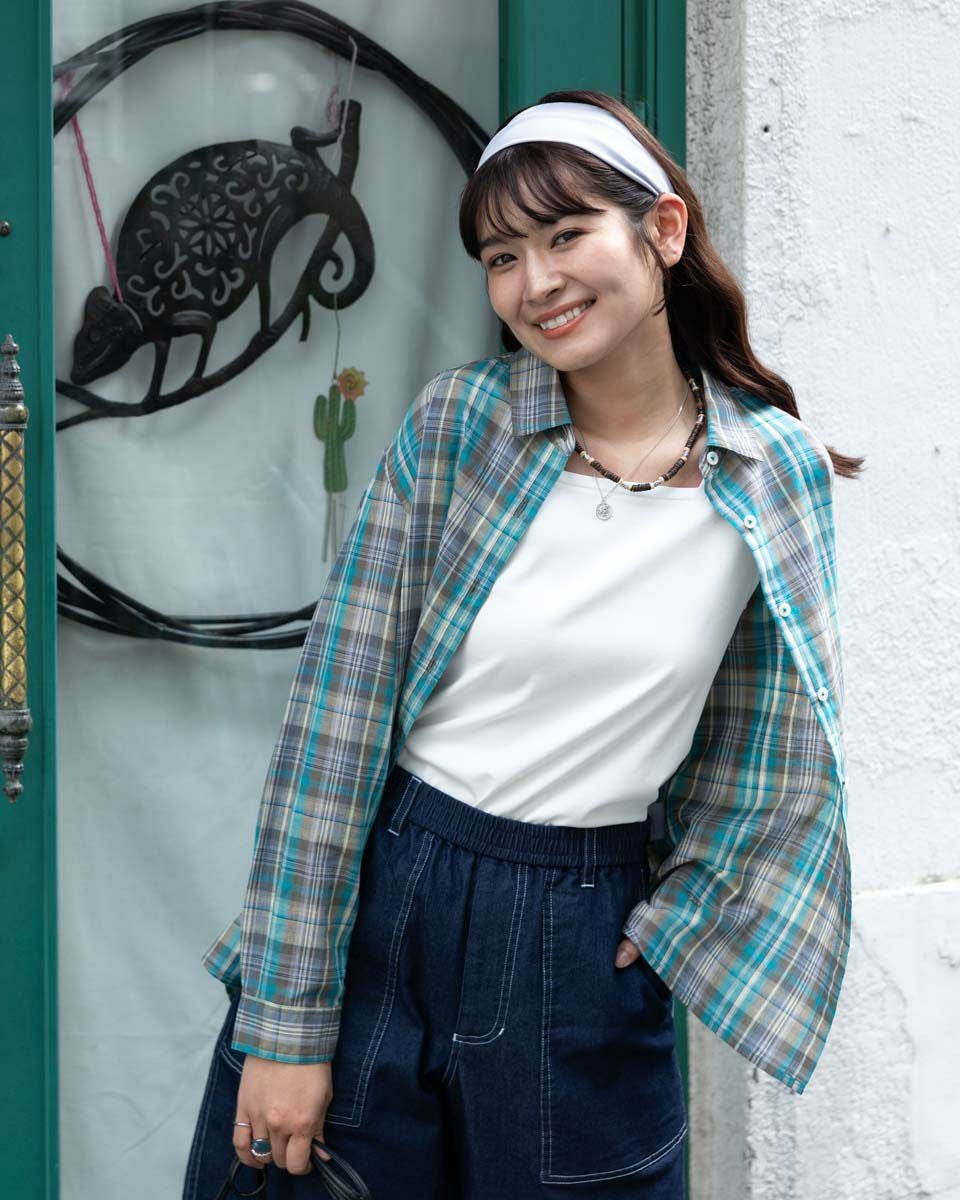 チェックシャツ