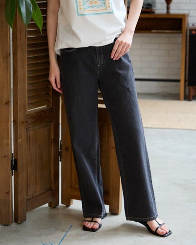 テーパードパンツ