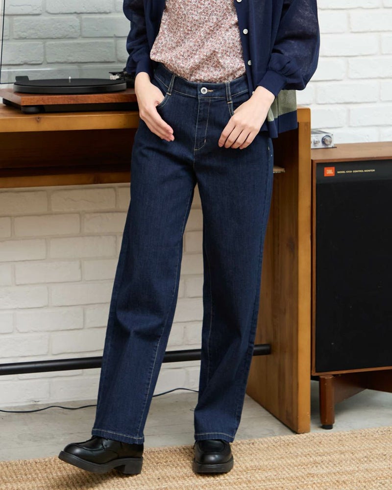 テーパードパンツ