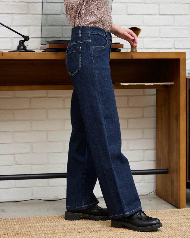 テーパードパンツ