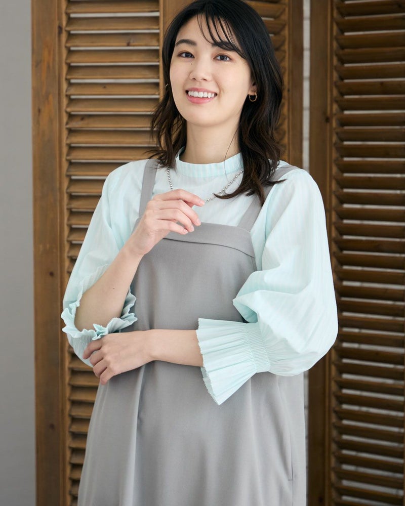 ハイネックブラウス