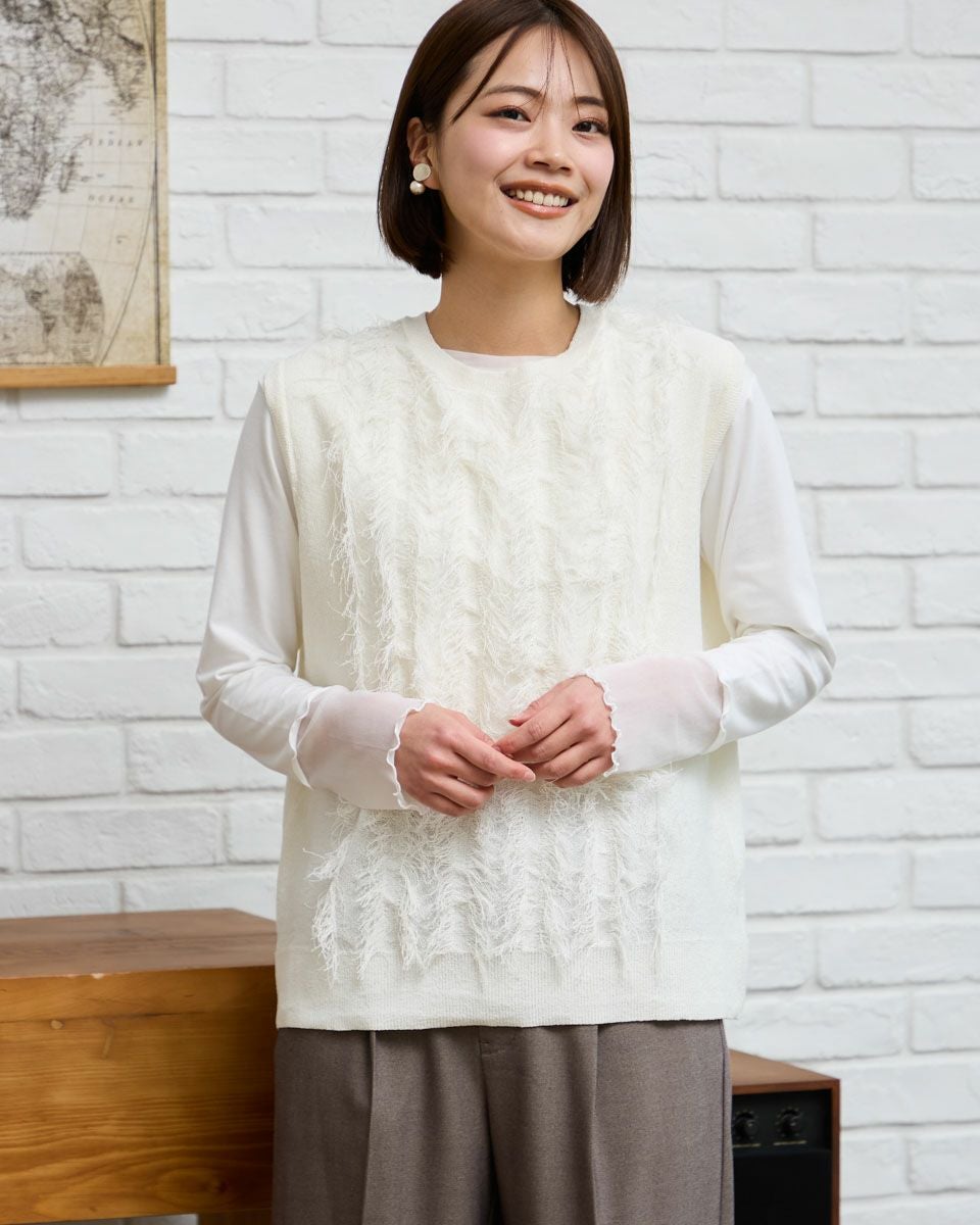 フリンジノースリーブニット