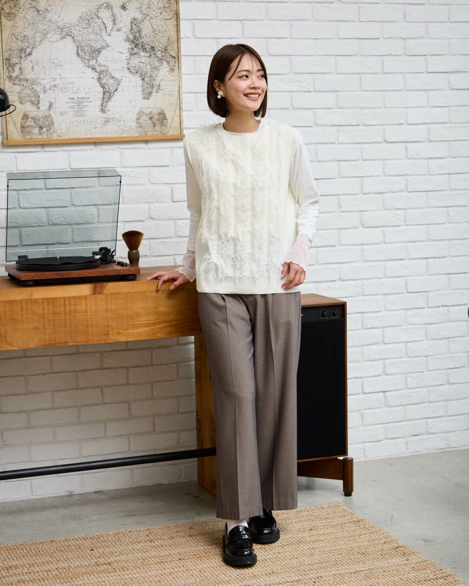 フリンジノースリーブニット