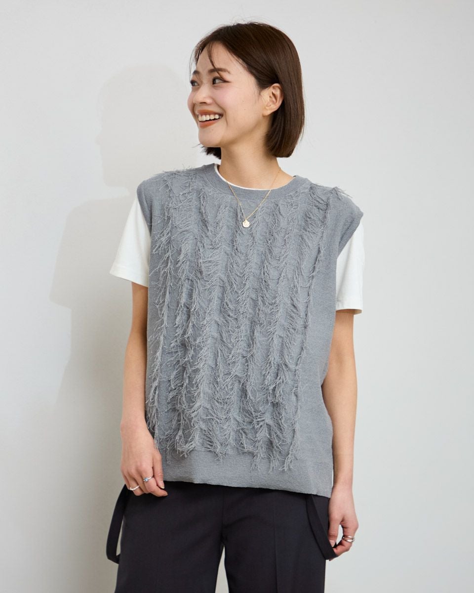 フリンジノースリーブニット