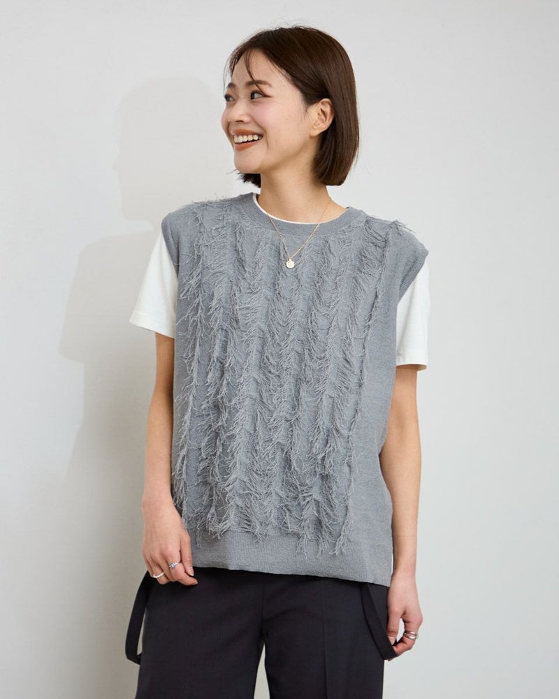 フリンジノースリーブニット