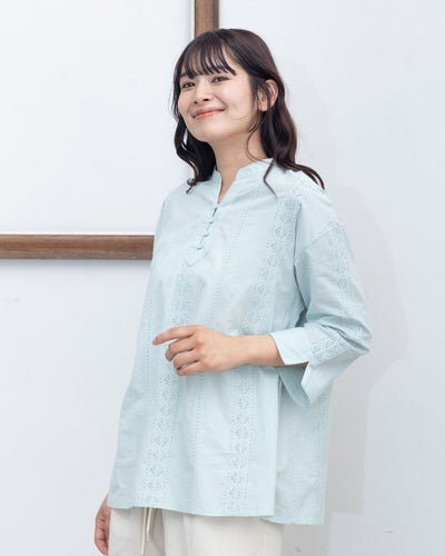 刺しゅうブラウス