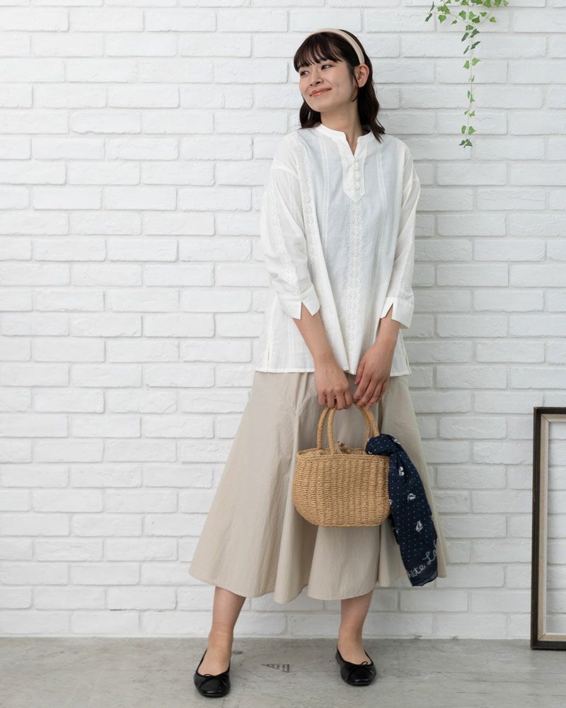 刺しゅうブラウス