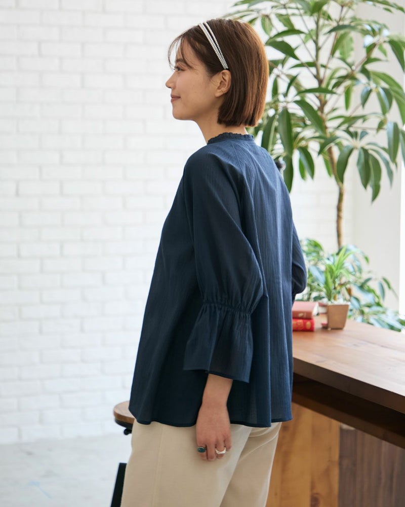 フレアブラウス