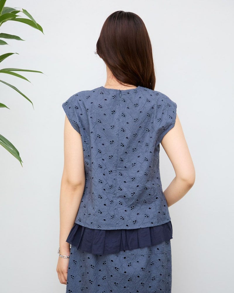 フレンチスリーブブラウス