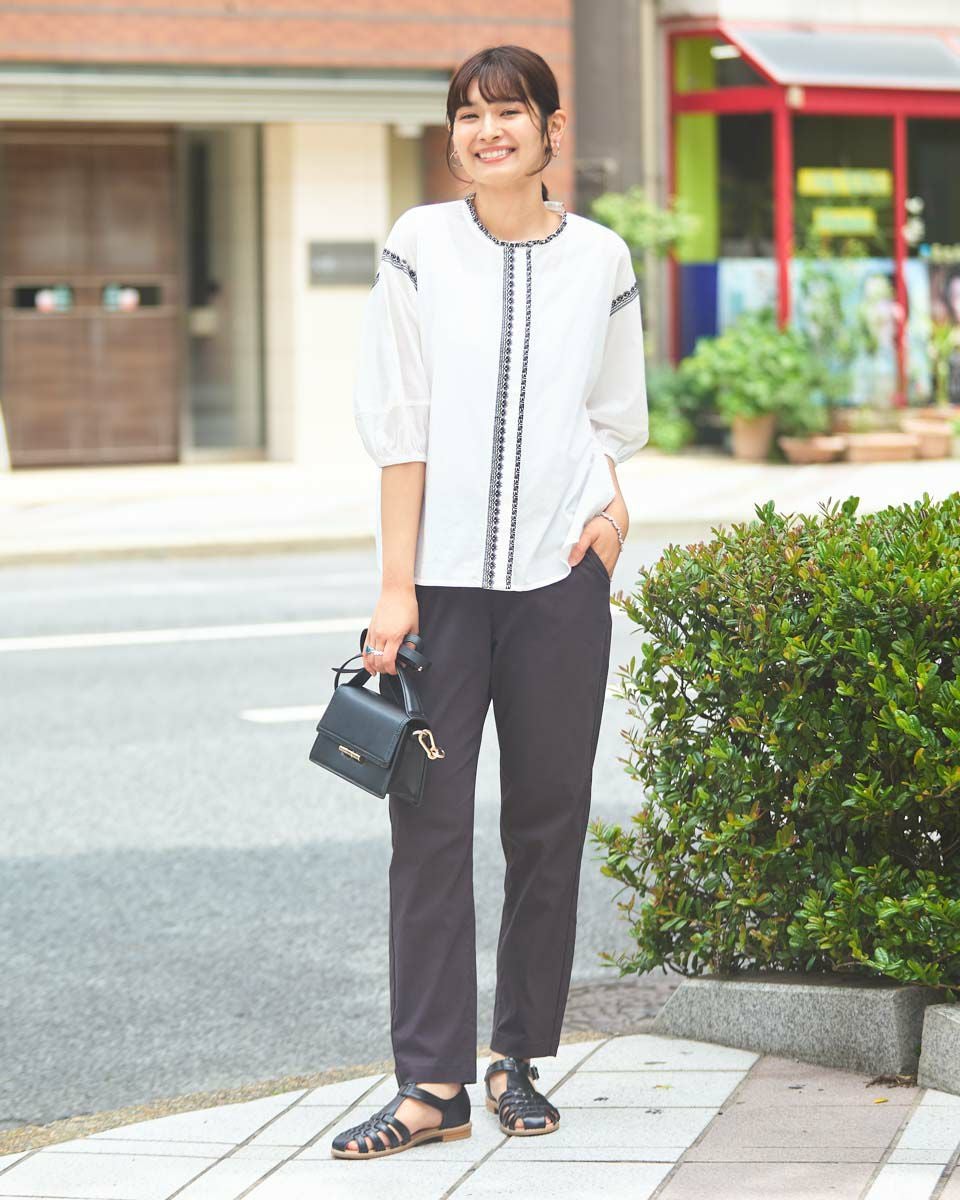 刺しゅうブラウス