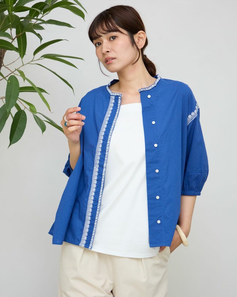 刺しゅうブラウス