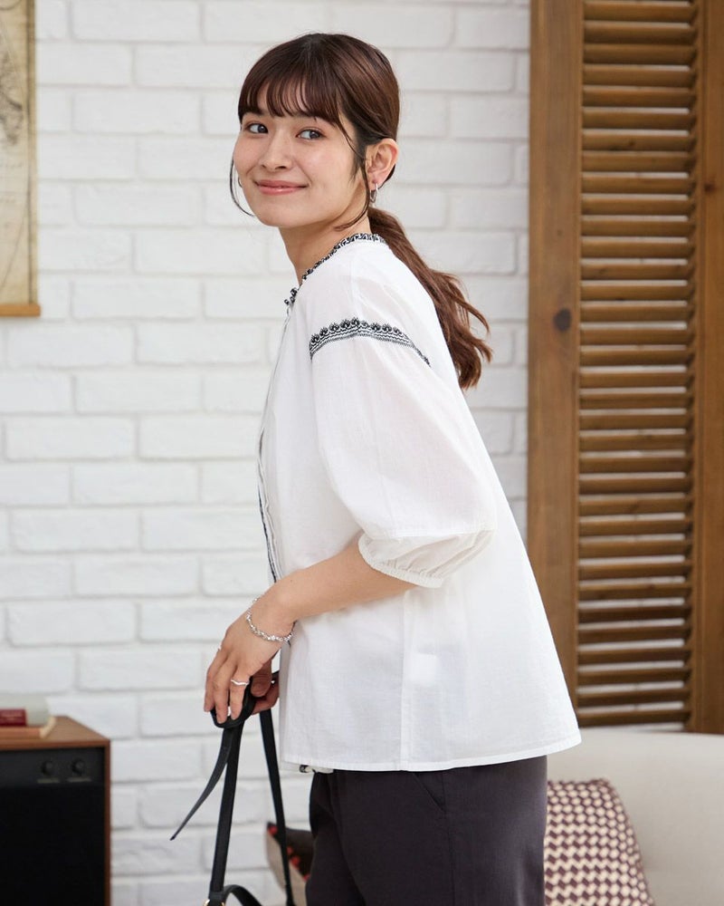 刺しゅうブラウス