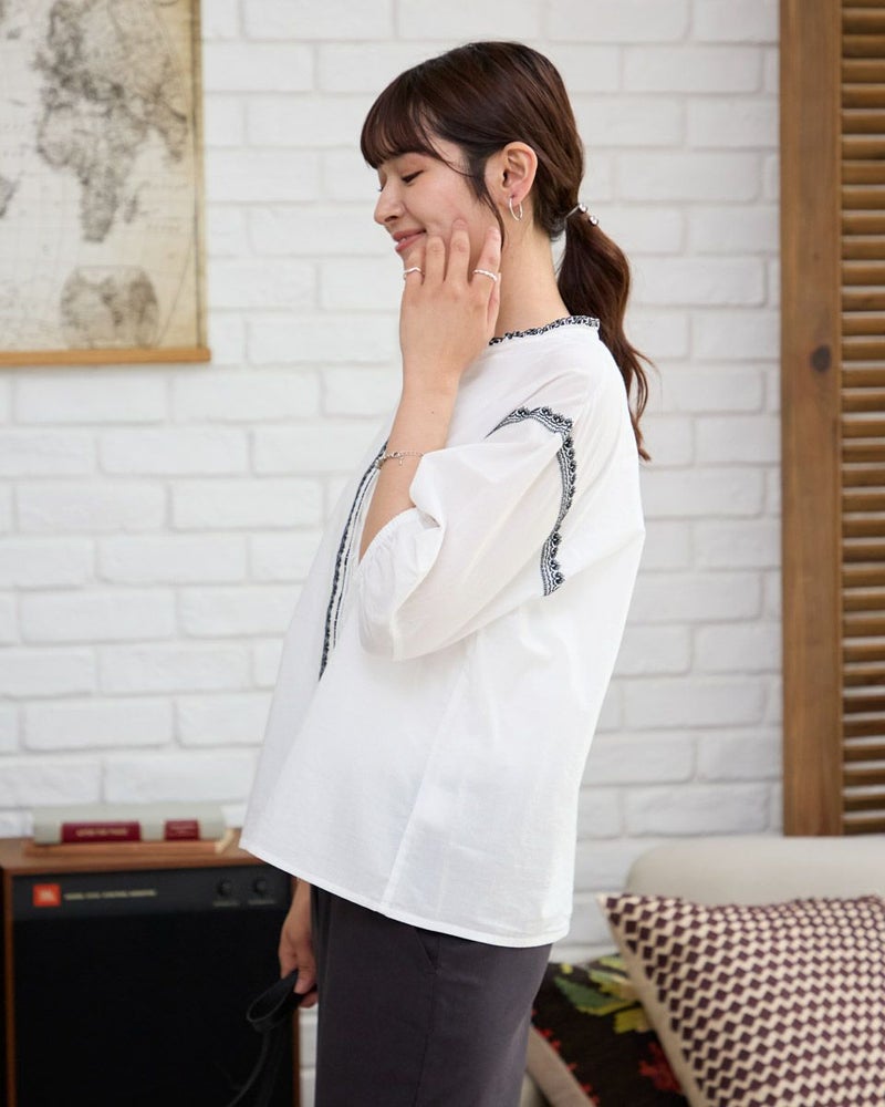 刺しゅうブラウス