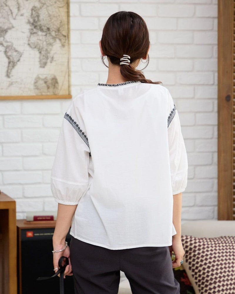 刺しゅうブラウス