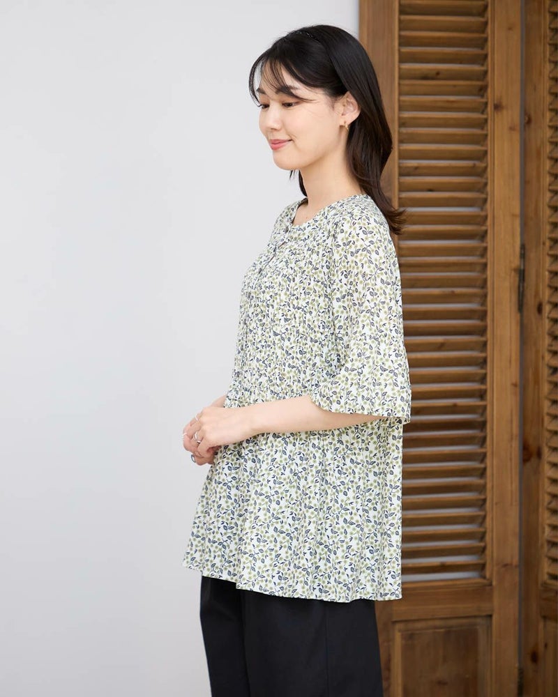 シャーリングブラウス