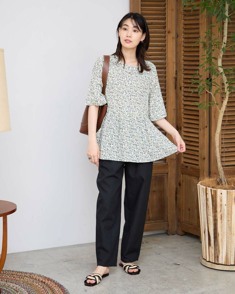 シャーリングブラウス