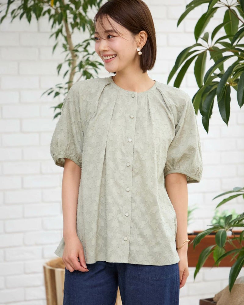 ノーカラーブラウス