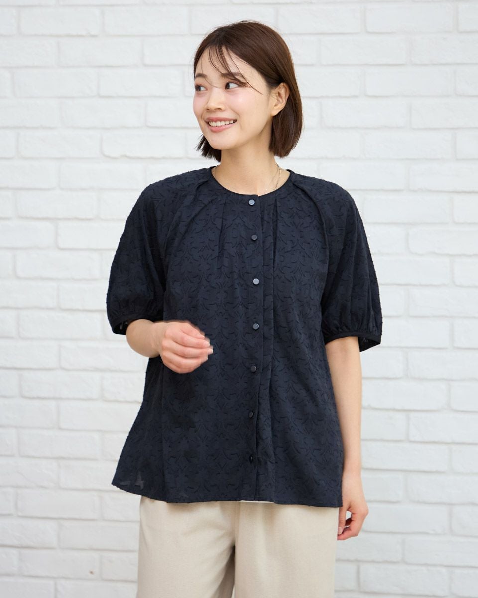 ノーカラーブラウス