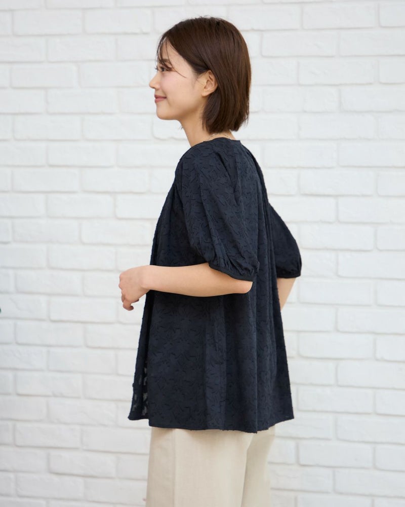 ノーカラーブラウス