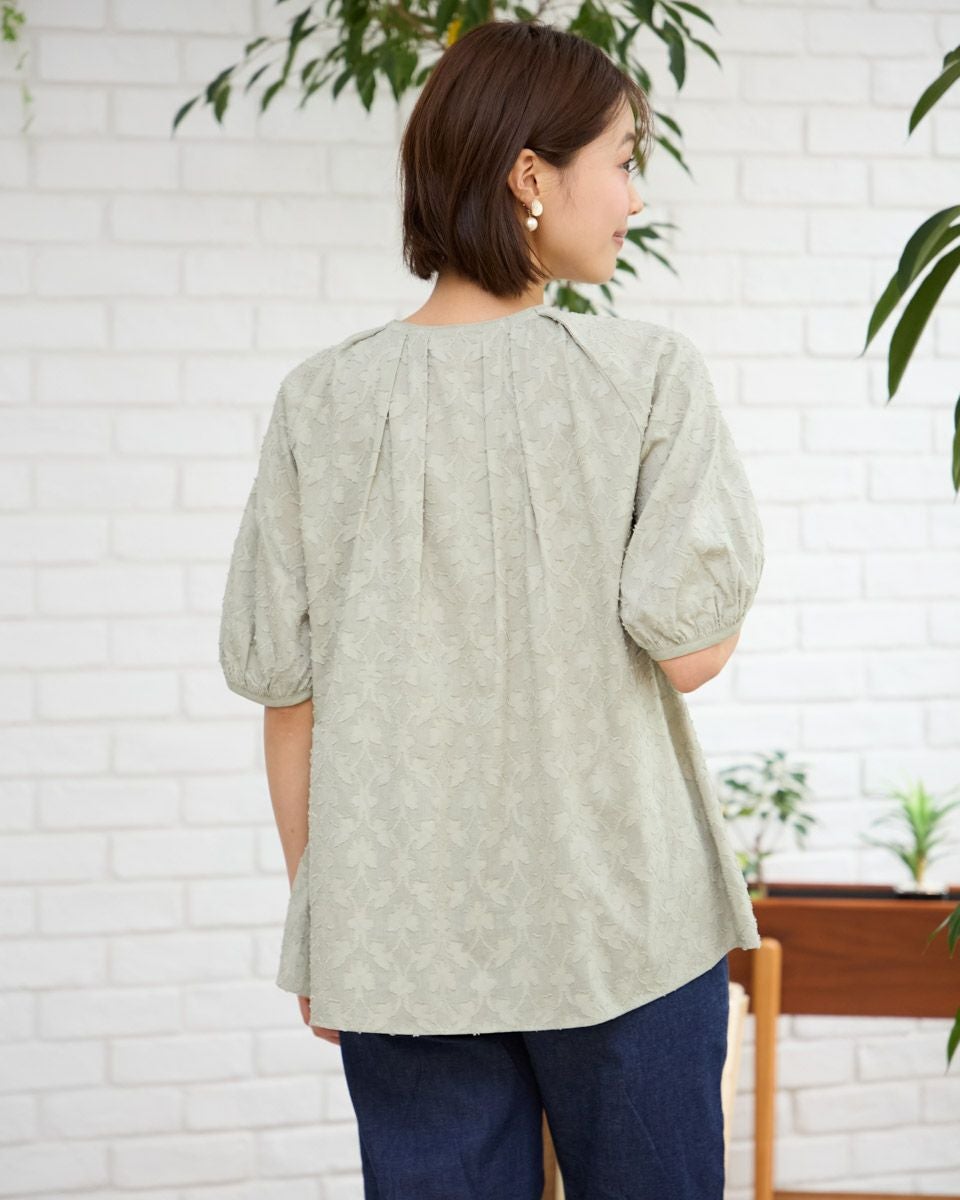 ノーカラーブラウス