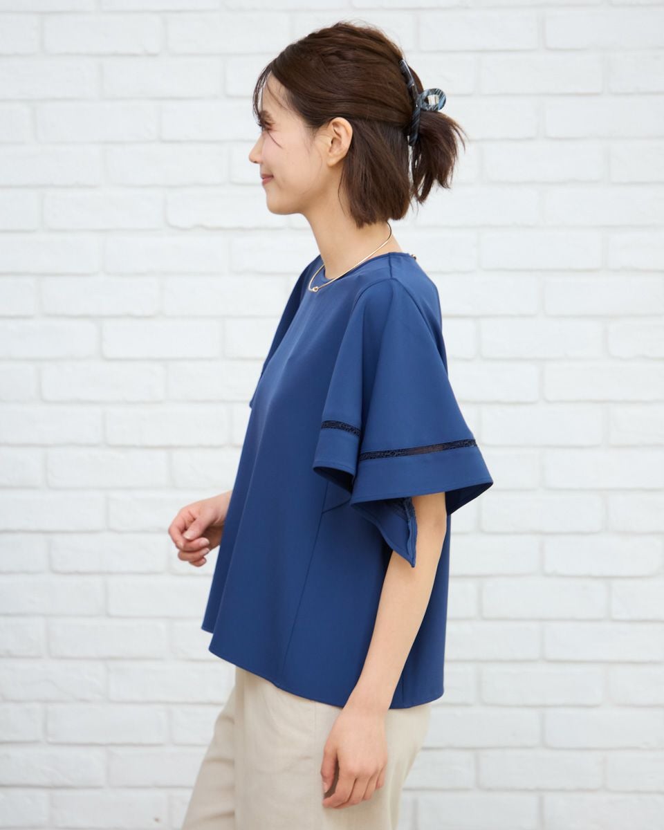 フレアスリーブブラウス