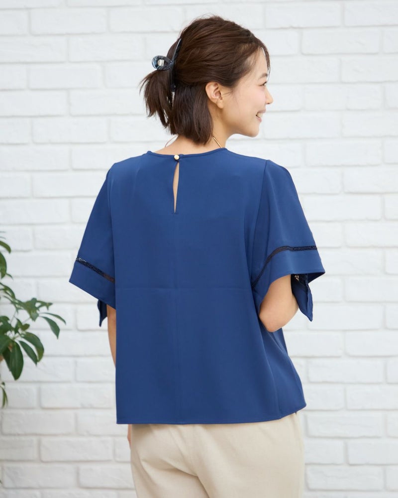 フレアスリーブブラウス