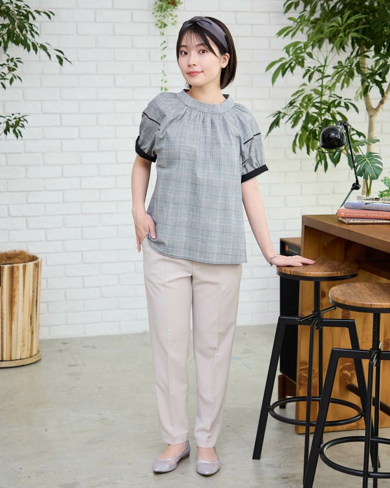 テーパードパンツ