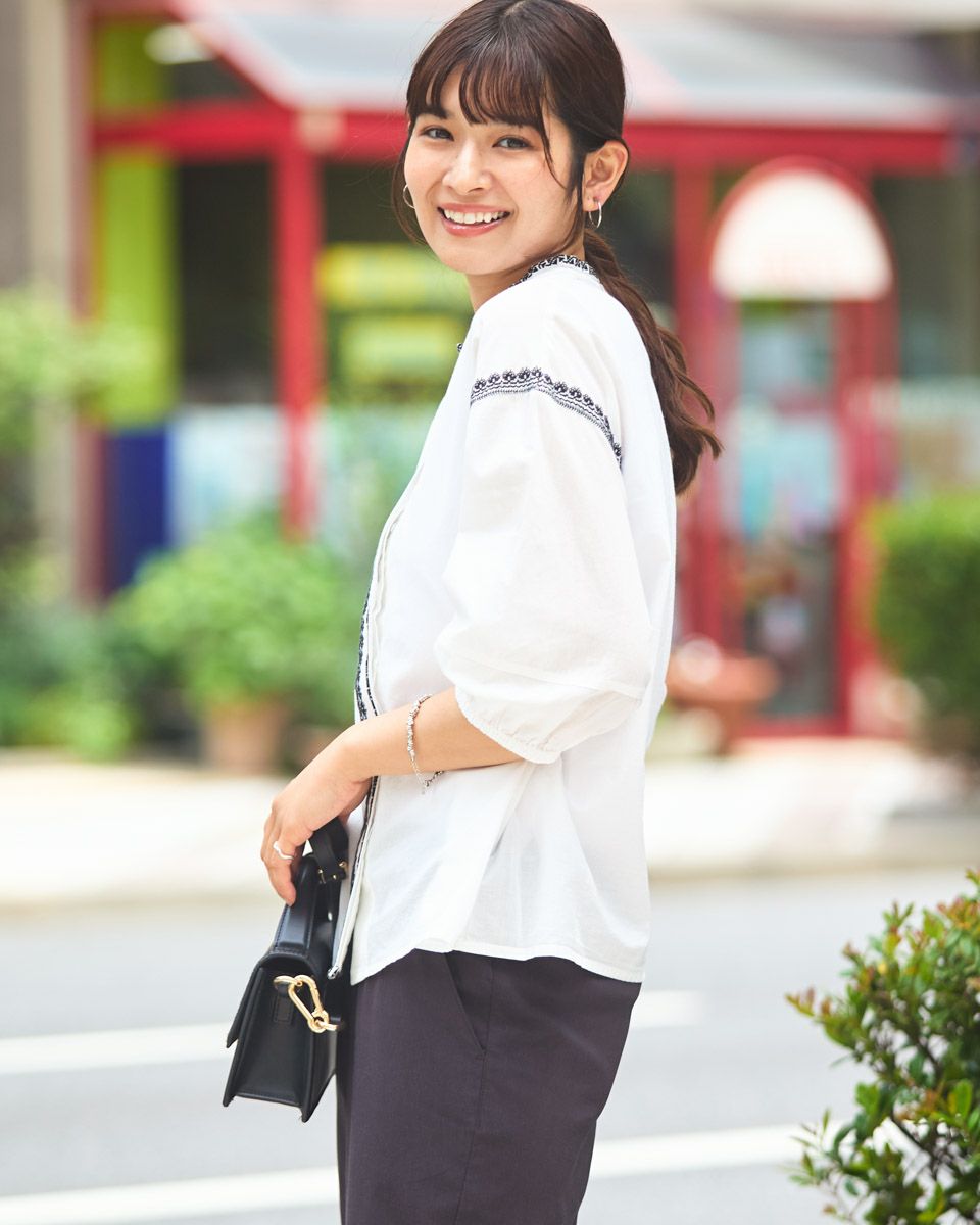 刺しゅうブラウス