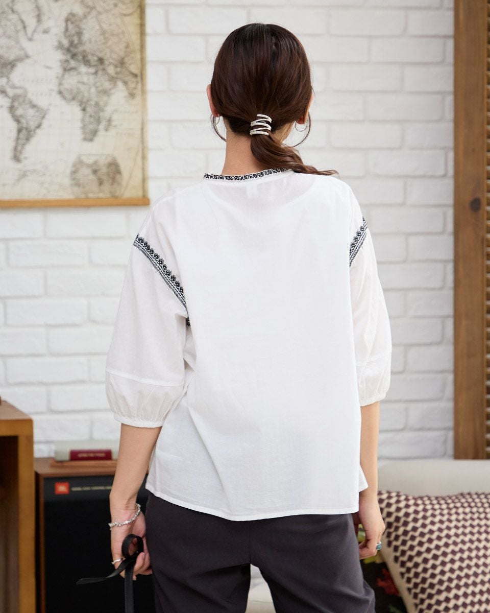 刺しゅうブラウス