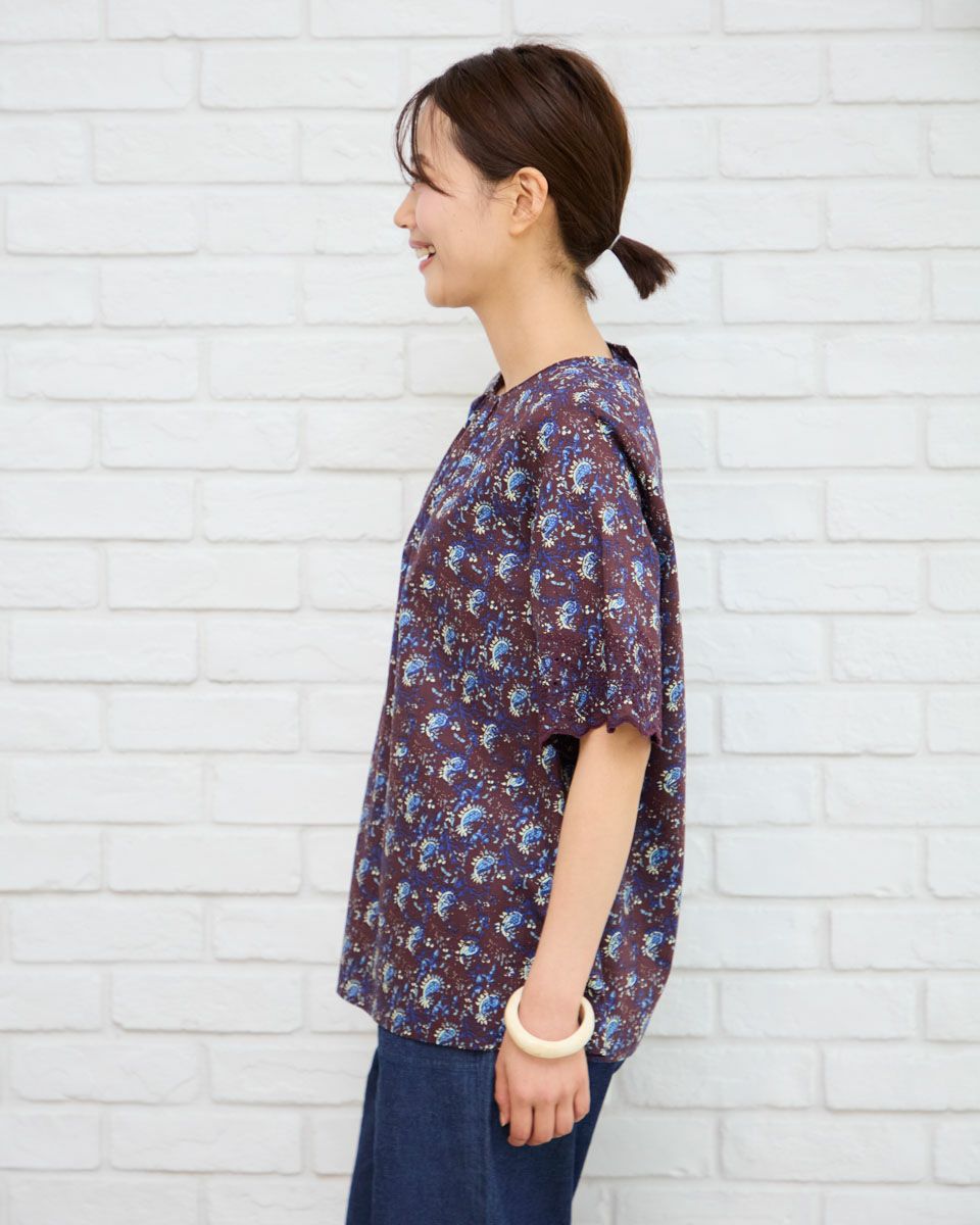 プリントカットワークブラウス