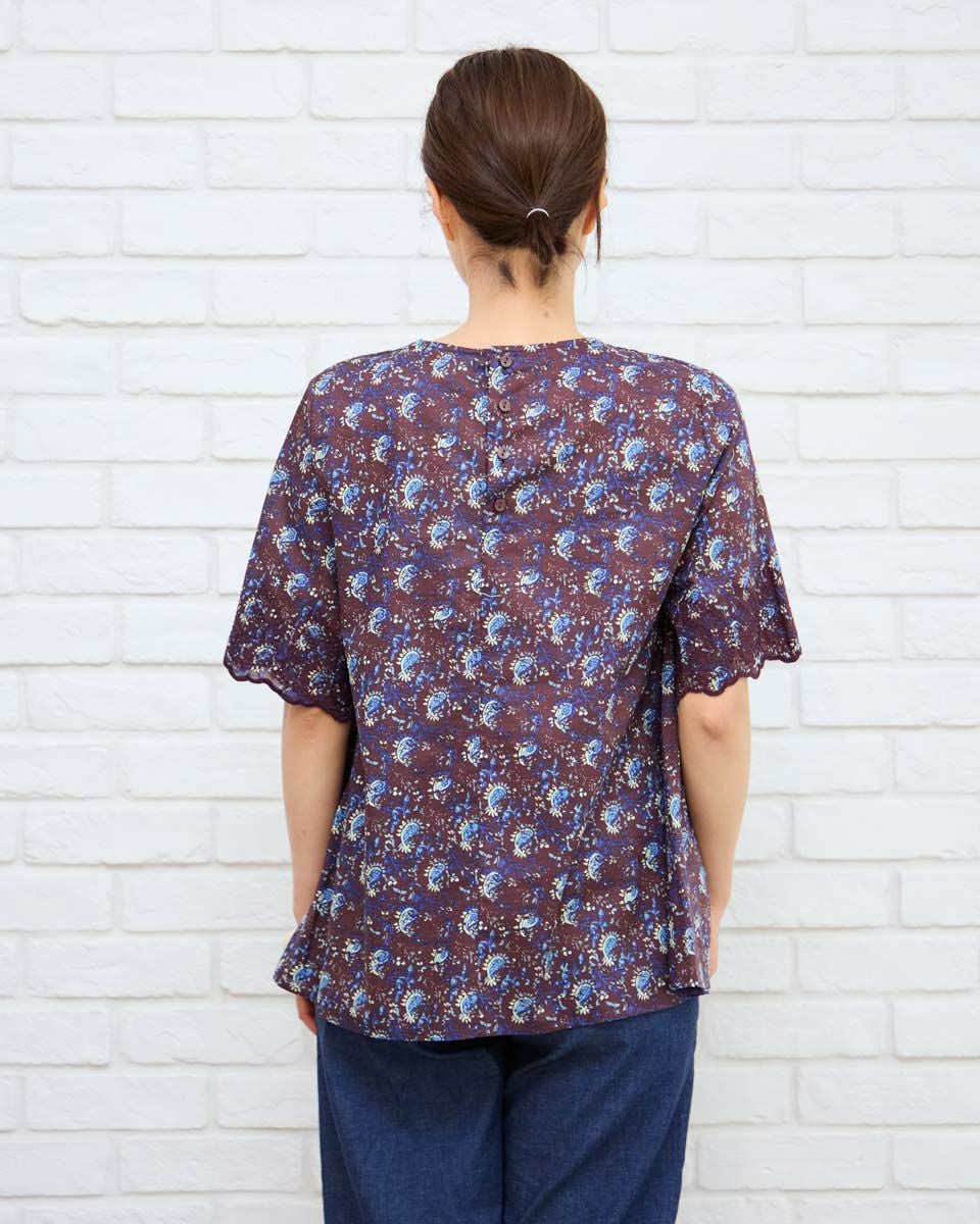 プリントカットワークブラウス