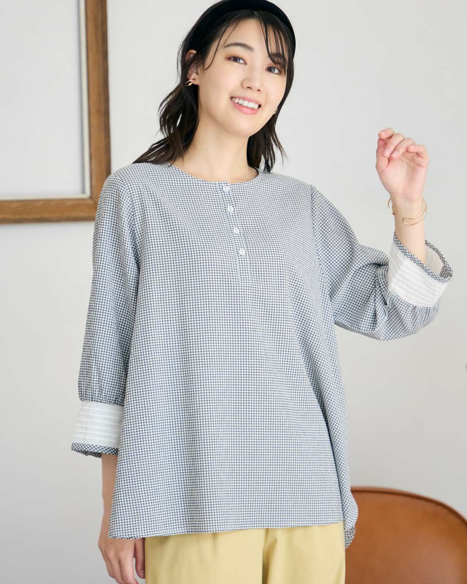 クルーネックチェックブラウス
