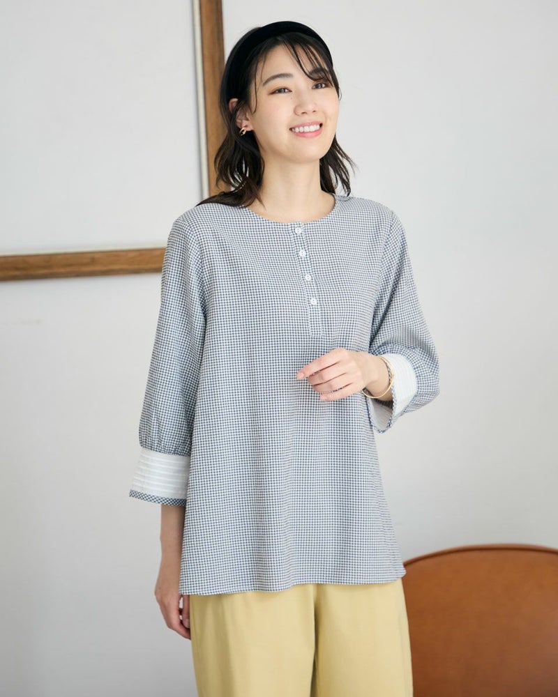 クルーネックチェックブラウス