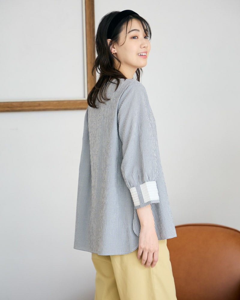 クルーネックチェックブラウス