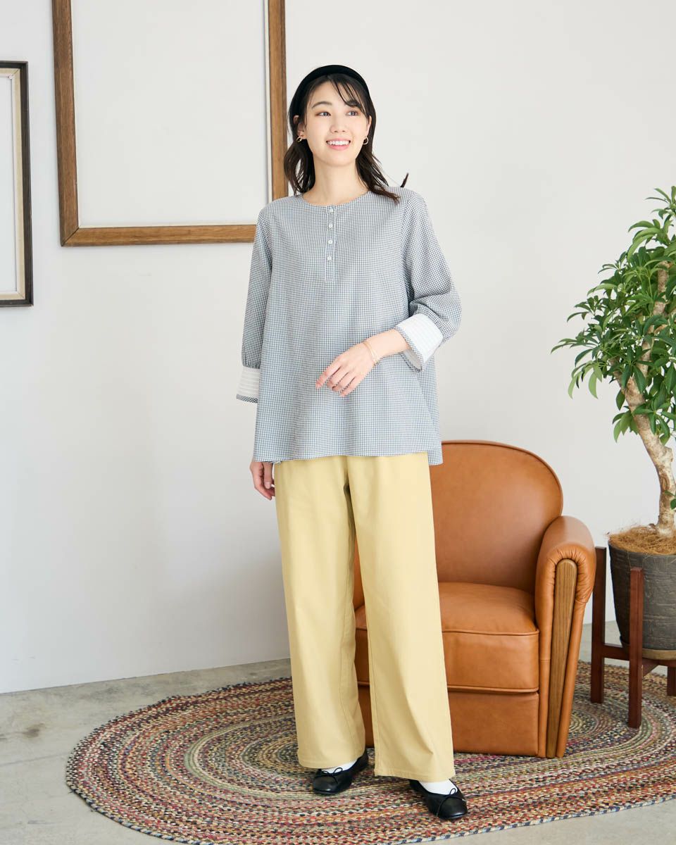 クルーネックチェックブラウス