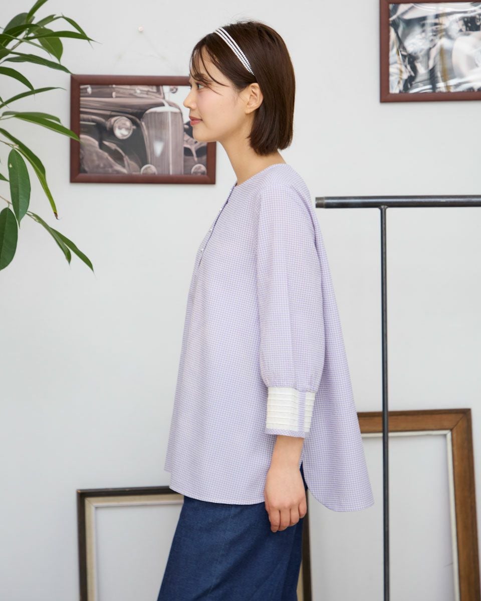 クルーネックチェックブラウス