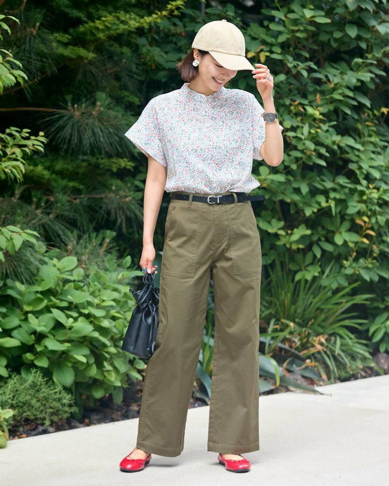 小花プリントシャツ