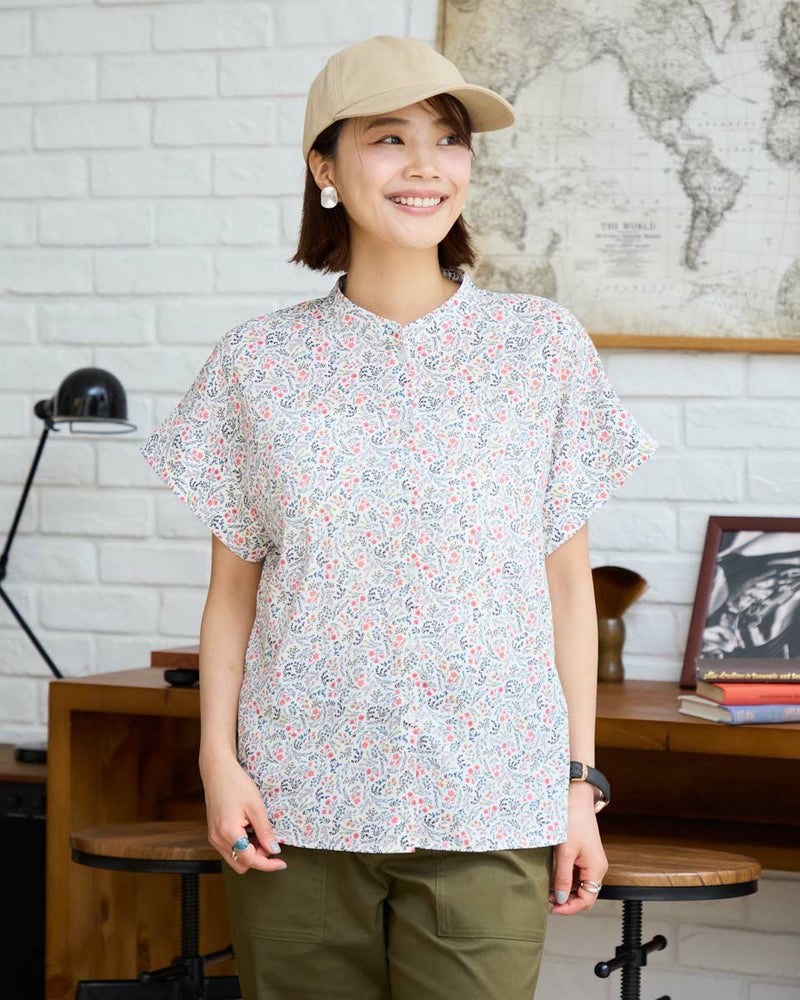小花プリントシャツ