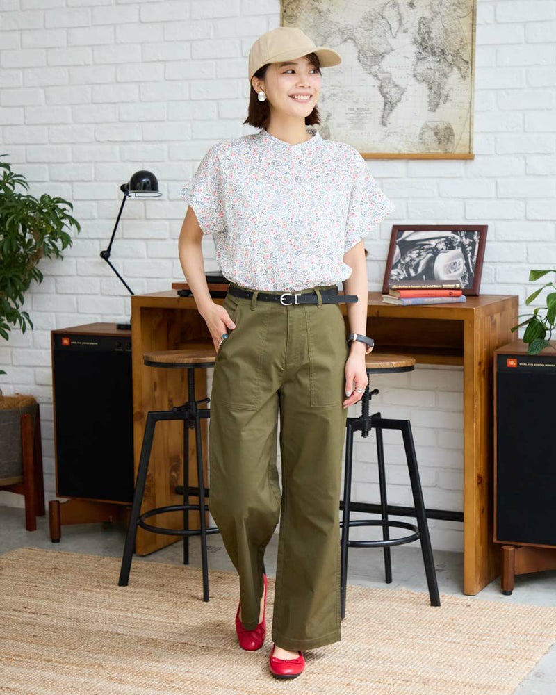 小花プリントシャツ