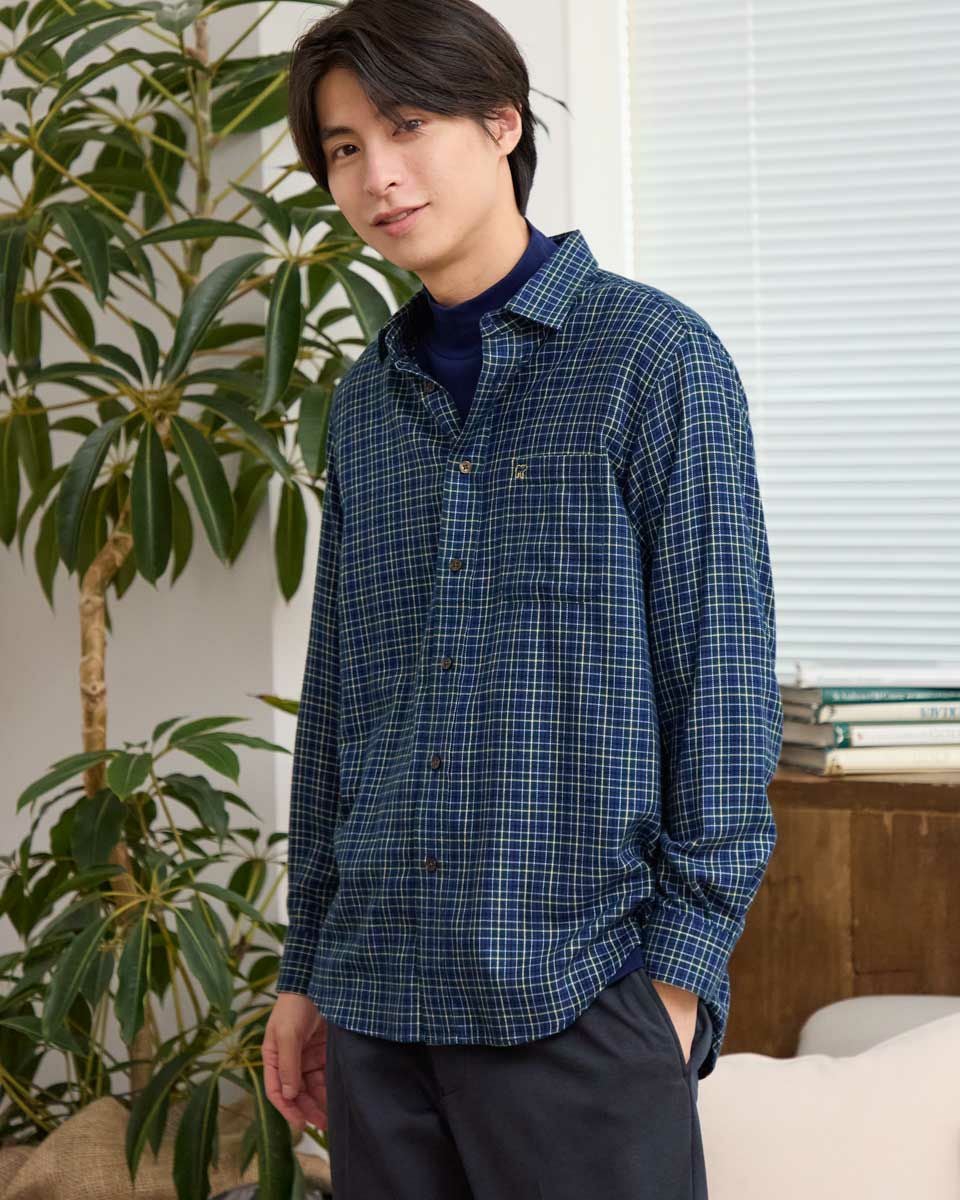 チェックシャツ